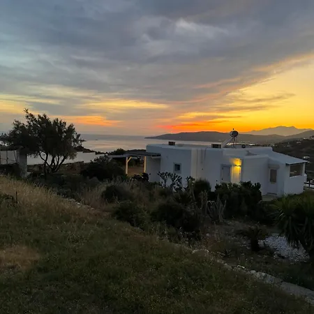 Stivari View Semesterbostad Batsi